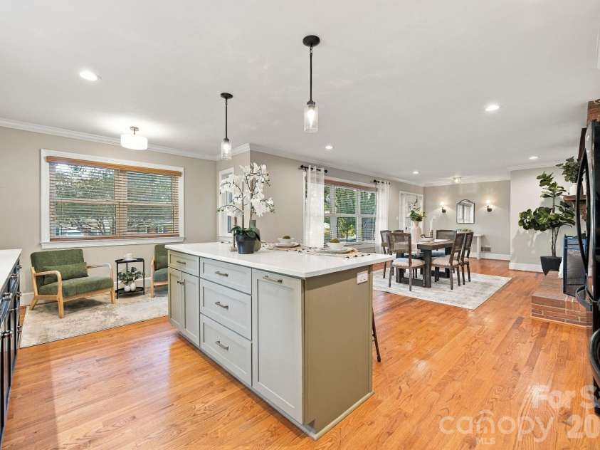 124 Oak Trail, Belmont, NC 28012.  MLS# CAR4422704, YatesRealty ID 50529. 