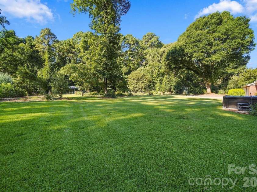 124 Oak Trail, Belmont, NC 28012.  MLS# CAR4422704, YatesRealty ID 50529. 