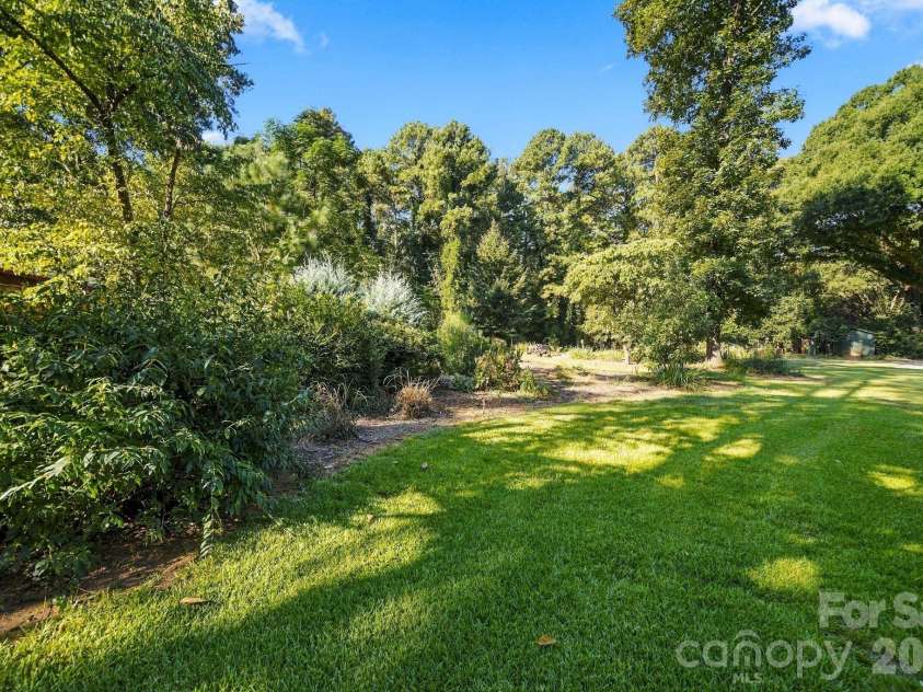 124 Oak Trail, Belmont, NC 28012.  MLS# CAR4422704, YatesRealty ID 50529. 