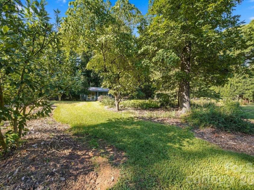 124 Oak Trail, Belmont, NC 28012.  MLS# CAR4422704, YatesRealty ID 50529. 