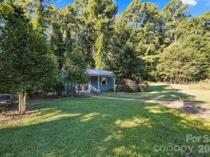 124 Oak Trail, Belmont, NC 28012.  MLS# CAR4422704, YatesRealty ID 50529. 
