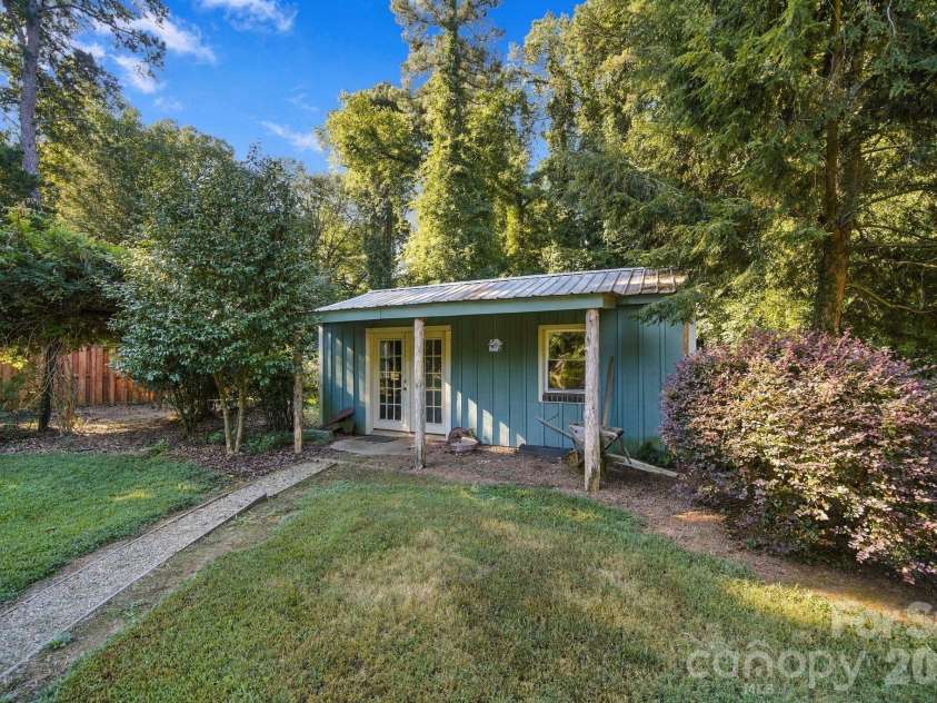 124 Oak Trail, Belmont, NC 28012.  MLS# CAR4422704, YatesRealty ID 50529. 