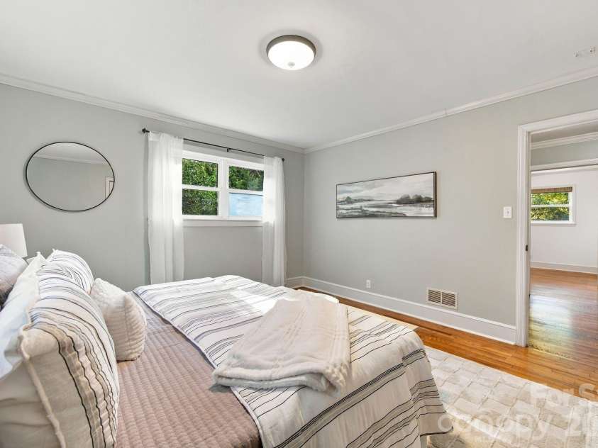 124 Oak Trail, Belmont, NC 28012.  MLS# CAR4422704, YatesRealty ID 50529. Bedroom 1