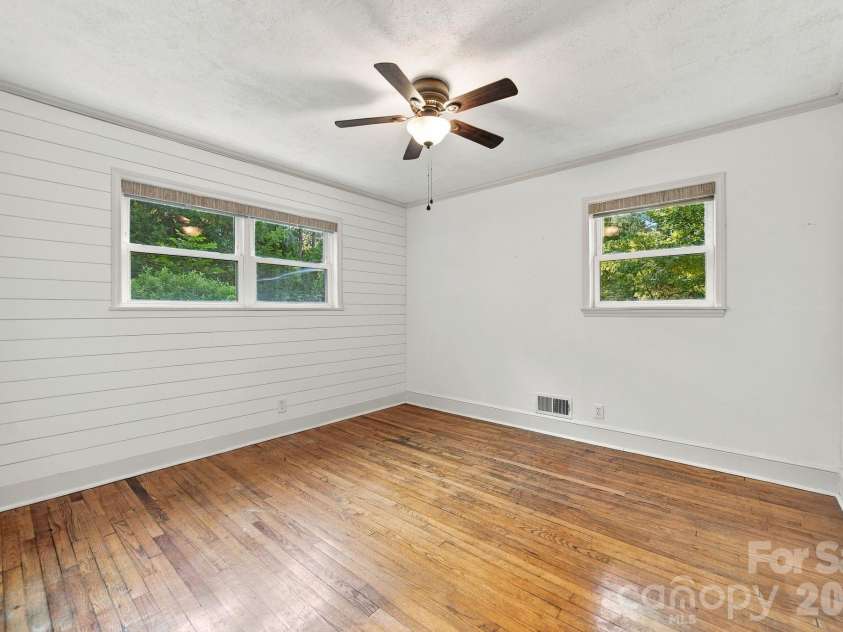 124 Oak Trail, Belmont, NC 28012.  MLS# CAR4422704, YatesRealty ID 50529. Bedroom 3