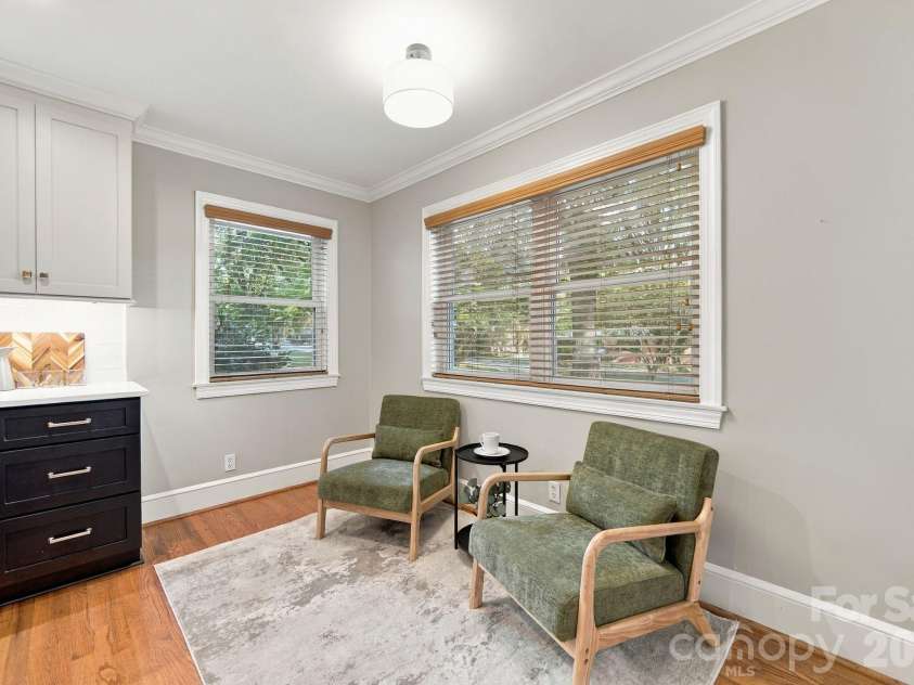 124 Oak Trail, Belmont, NC 28012.  MLS# CAR4422704, YatesRealty ID 50529. Breakfast areas off kitchn