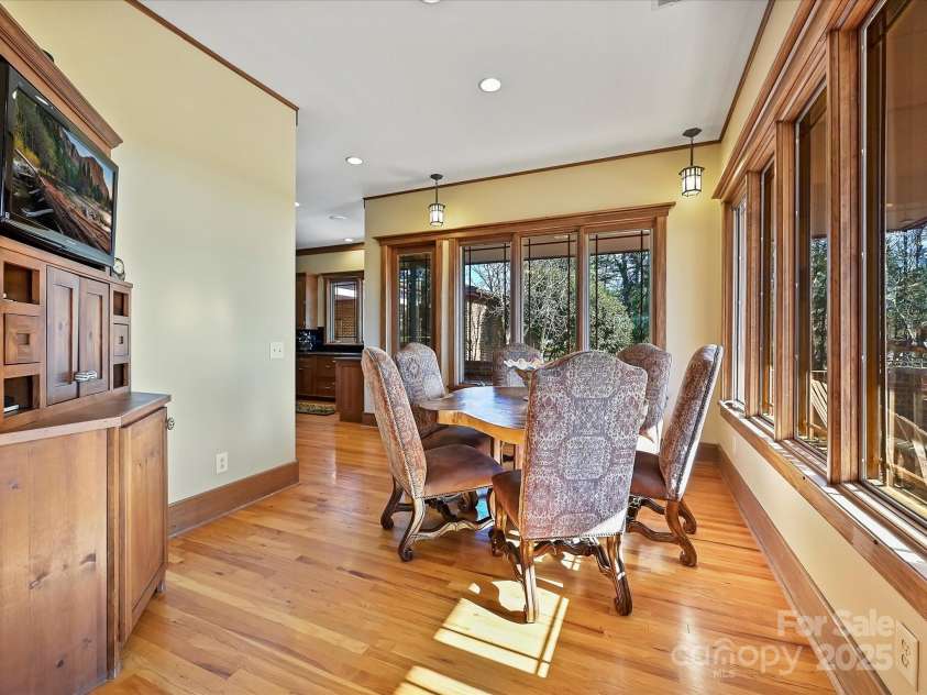 172 Tuckertown Road, New London, NC 28127.  MLS# CAR4215273, YatesRealty ID 5053. Breakfast Area