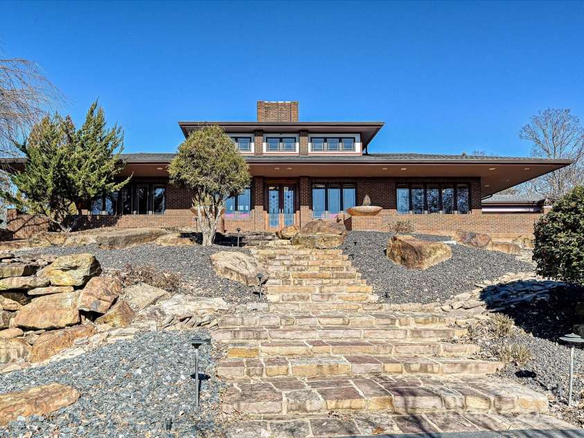 172 Tuckertown Road, New London, NC 28127.  MLS# CAR4215273, YatesRealty ID 5053. Fabulous Prairie Style House
