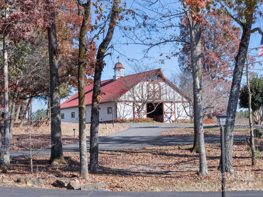 172 Tuckertown Road, New London, NC 28127.  MLS# CAR4215273, YatesRealty ID 5053. Main Barn