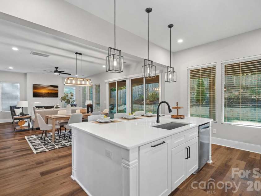 1316 Seigle Avenue, Charlotte, NC 28205.  MLS# CAR4422395, YatesRealty ID 50530. 