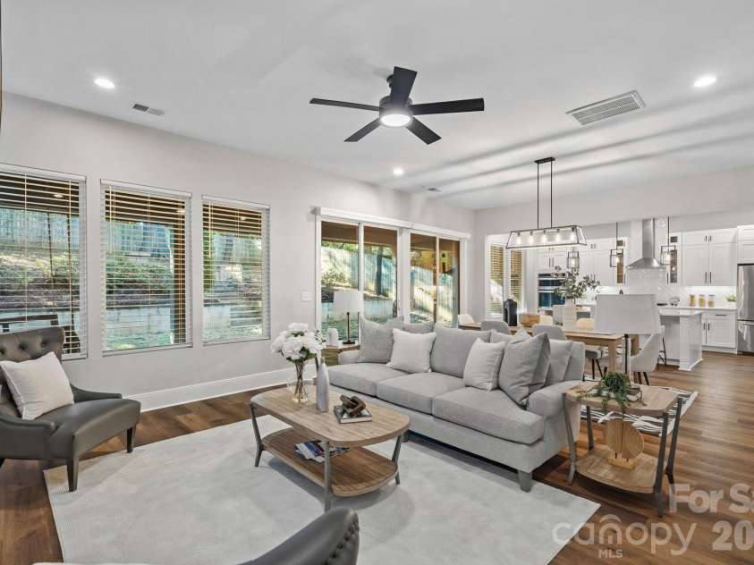 1316 Seigle Avenue, Charlotte, NC 28205.  MLS# CAR4422395, YatesRealty ID 50530. 
