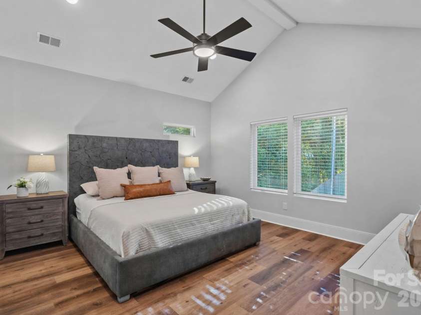 1316 Seigle Avenue, Charlotte, NC 28205.  MLS# CAR4422395, YatesRealty ID 50530. 