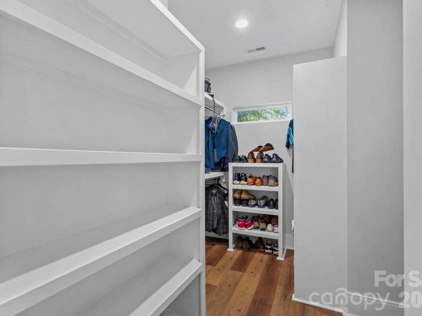 1316 Seigle Avenue, Charlotte, NC 28205.  MLS# CAR4422395, YatesRealty ID 50530. 