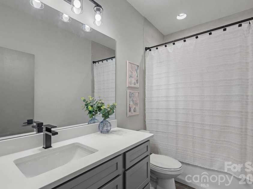 1316 Seigle Avenue, Charlotte, NC 28205.  MLS# CAR4422395, YatesRealty ID 50530. 