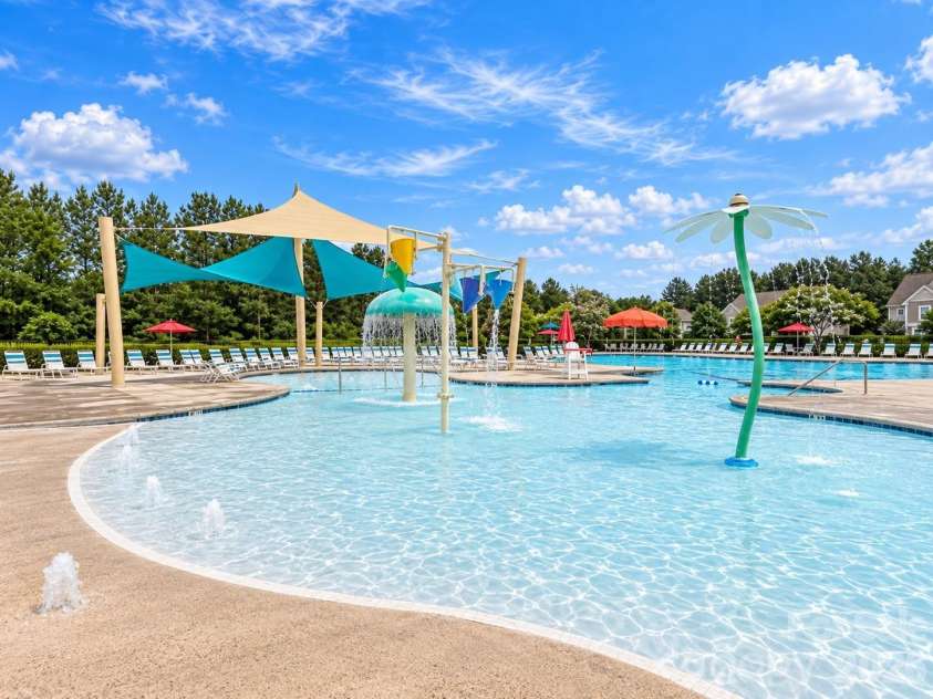 520 Stickley Place, Lancaster, SC 29720.  MLS# CAR4422538, YatesRealty ID 50531. Huge pool with splashpad features