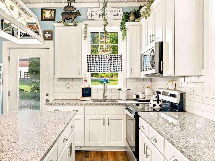 2985 Bradshaw Road, Mooresville, NC 28115.  MLS# CAR4417280, YatesRealty ID 50532. 