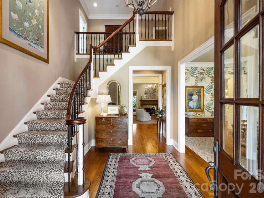 2720 Tanglewood Lane, Charlotte, NC 28211.  MLS# CAR4419567, YatesRealty ID 50538. 