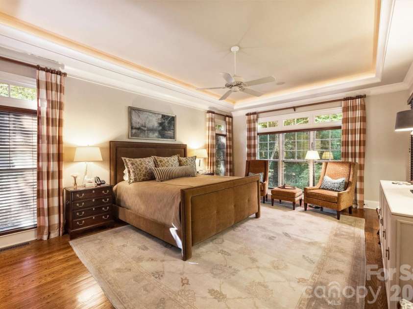 2720 Tanglewood Lane, Charlotte, NC 28211.  MLS# CAR4419567, YatesRealty ID 50538. 