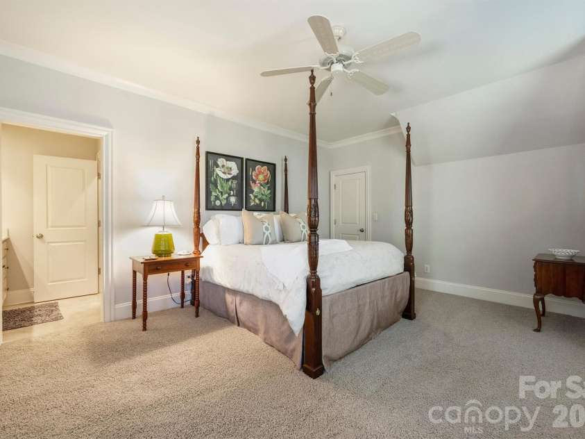 2720 Tanglewood Lane, Charlotte, NC 28211.  MLS# CAR4419567, YatesRealty ID 50538. 