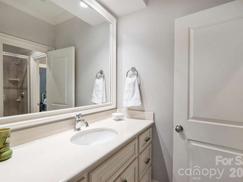 2720 Tanglewood Lane, Charlotte, NC 28211.  MLS# CAR4419567, YatesRealty ID 50538. 