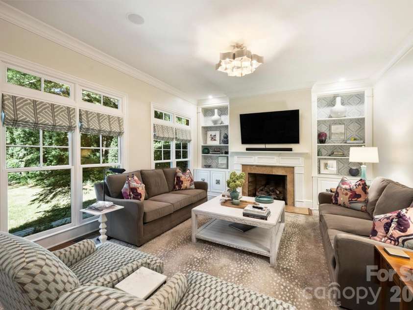 2720 Tanglewood Lane, Charlotte, NC 28211.  MLS# CAR4419567, YatesRealty ID 50538. 