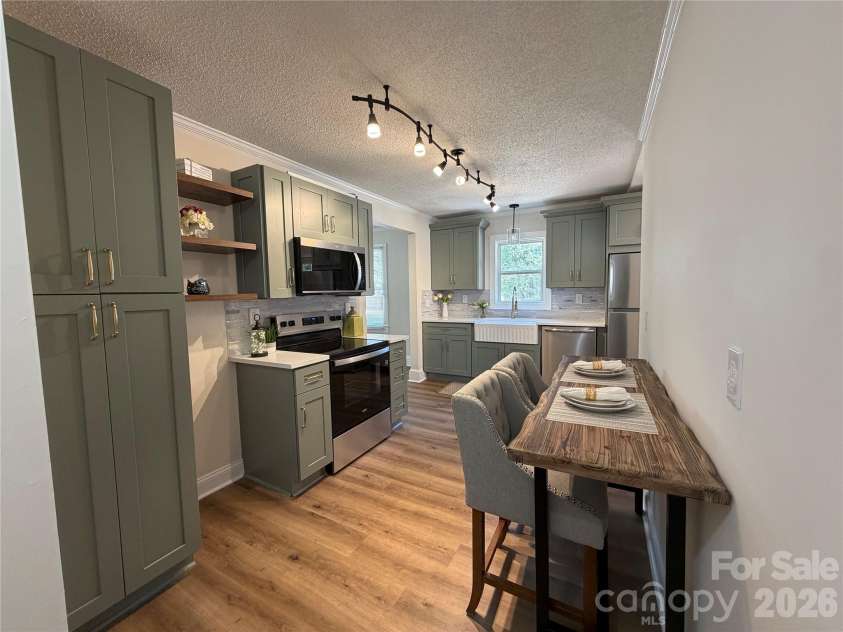 609 Durham Avenue, Statesville, NC 28677.  MLS# CAR4419733, YatesRealty ID 50539. 