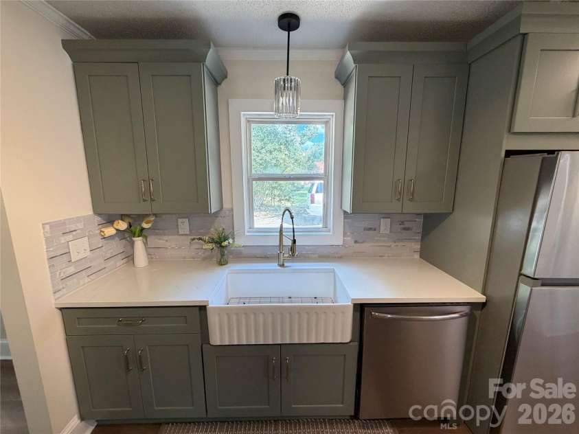 609 Durham Avenue, Statesville, NC 28677.  MLS# CAR4419733, YatesRealty ID 50539. 