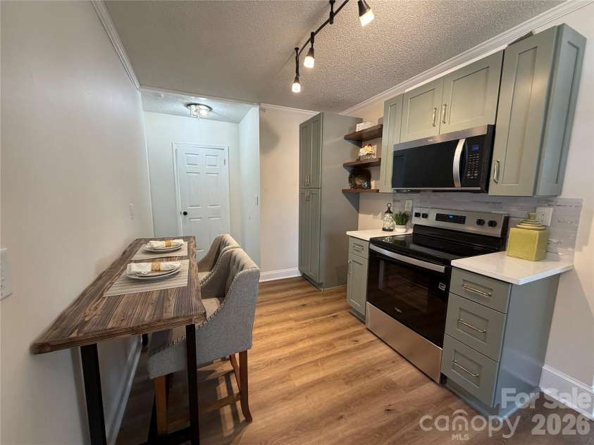 609 Durham Avenue, Statesville, NC 28677.  MLS# CAR4419733, YatesRealty ID 50539. 