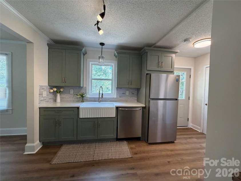 609 Durham Avenue, Statesville, NC 28677.  MLS# CAR4419733, YatesRealty ID 50539. 