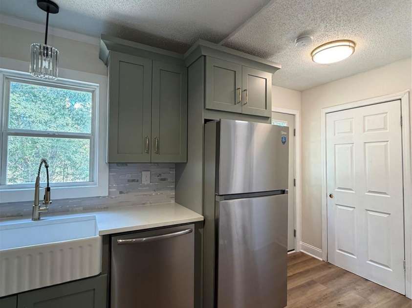 609 Durham Avenue, Statesville, NC 28677.  MLS# CAR4419733, YatesRealty ID 50539. 
