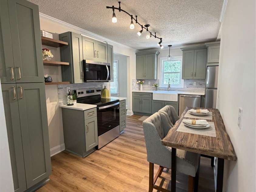 609 Durham Avenue, Statesville, NC 28677.  MLS# CAR4419733, YatesRealty ID 50539. 