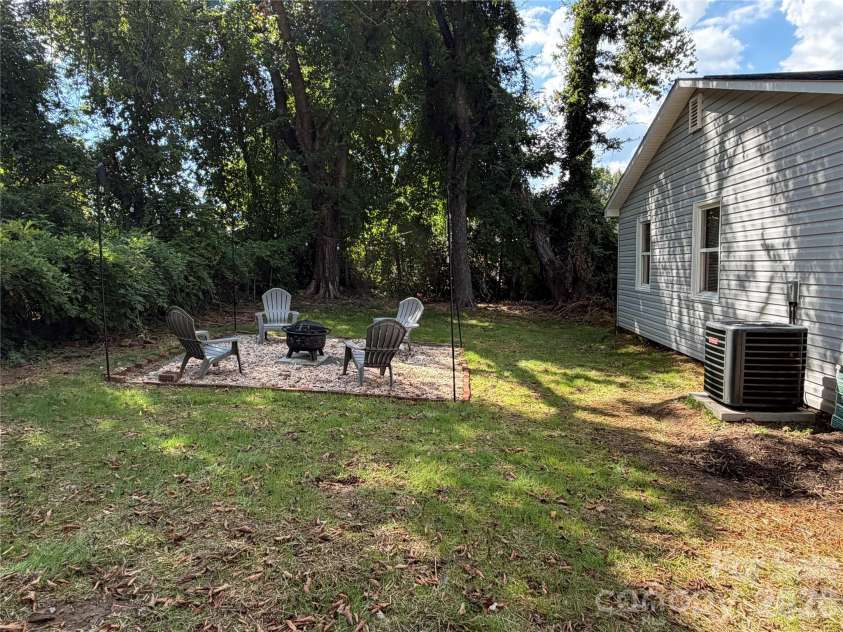 609 Durham Avenue, Statesville, NC 28677.  MLS# CAR4419733, YatesRealty ID 50539. 