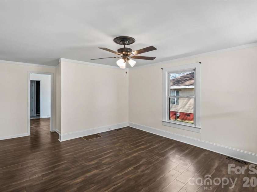 305 Linestowe Drive, Belmont, NC 28012.  MLS# CAR4355953, YatesRealty ID 5054. 