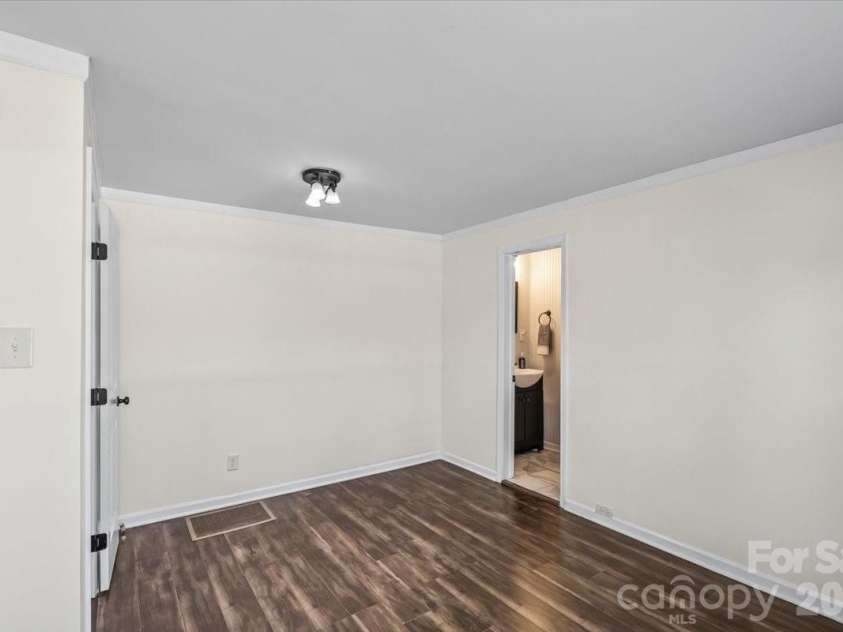305 Linestowe Drive, Belmont, NC 28012.  MLS# CAR4355953, YatesRealty ID 5054. 