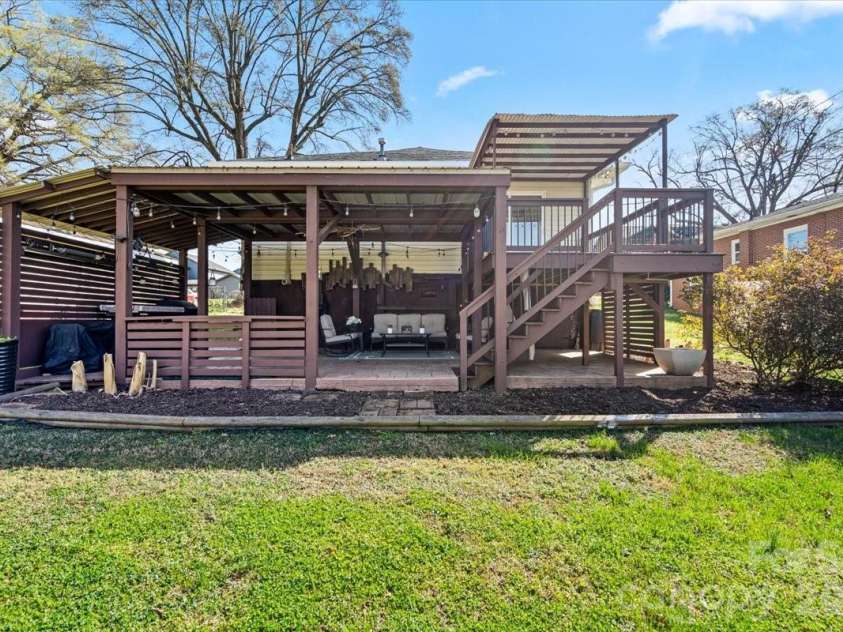 305 Linestowe Drive, Belmont, NC 28012.  MLS# CAR4355953, YatesRealty ID 5054. 