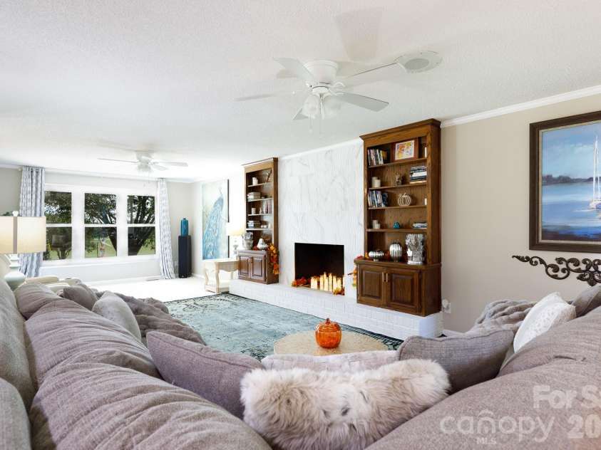 411 Cherokee National Highway, Gaffney, SC 29341.  MLS# CAR4420560, YatesRealty ID 50542. 
