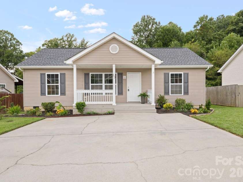 53 Newberry Drive, Fletcher, NC 28732.  MLS# CAR4411707, YatesRealty ID 50543. 