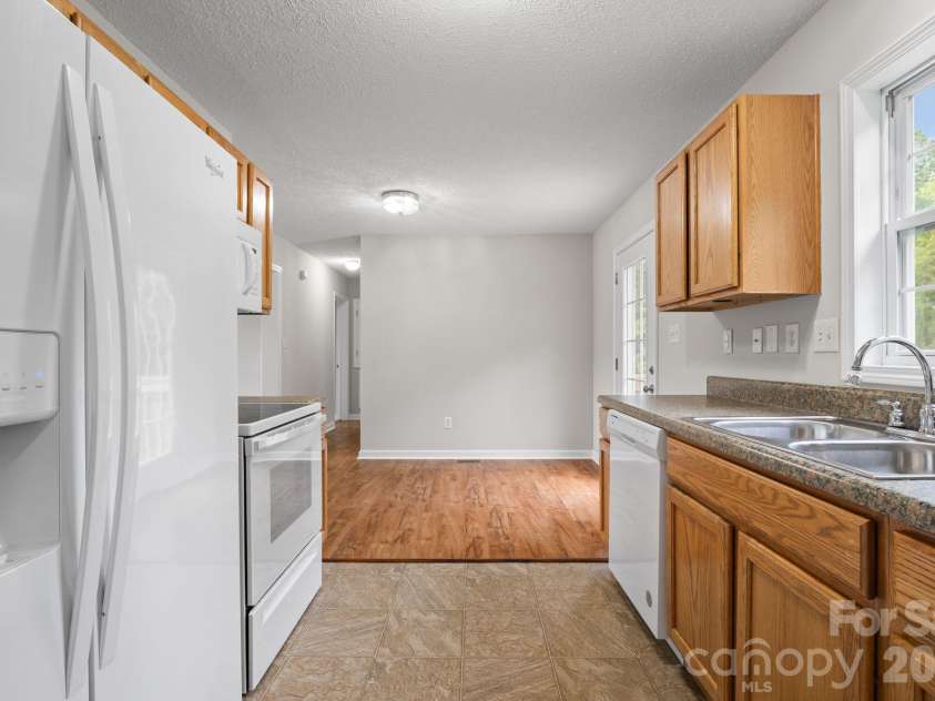 53 Newberry Drive, Fletcher, NC 28732.  MLS# CAR4411707, YatesRealty ID 50543. 