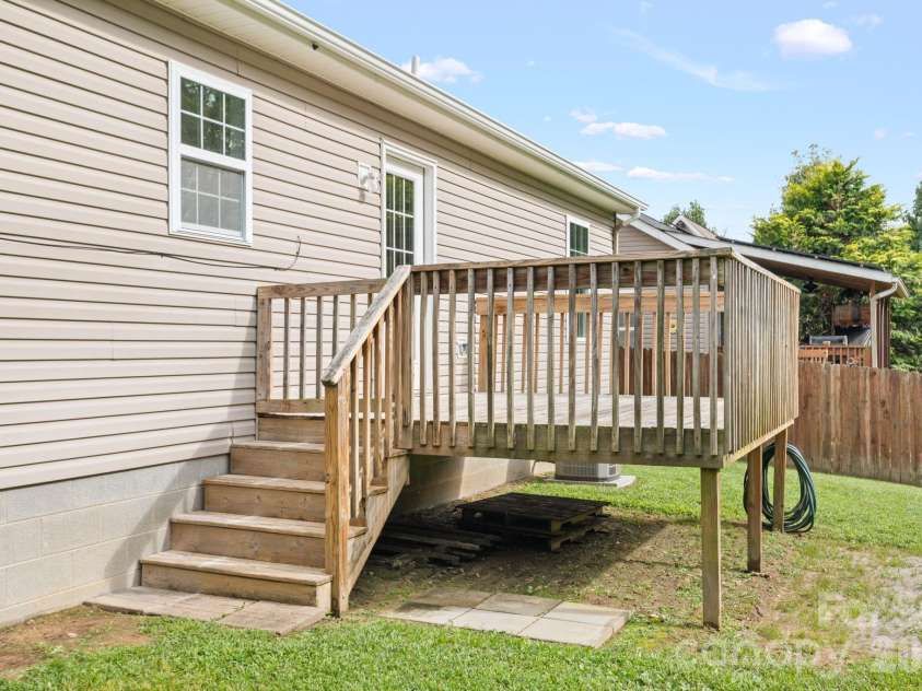 53 Newberry Drive, Fletcher, NC 28732.  MLS# CAR4411707, YatesRealty ID 50543. 