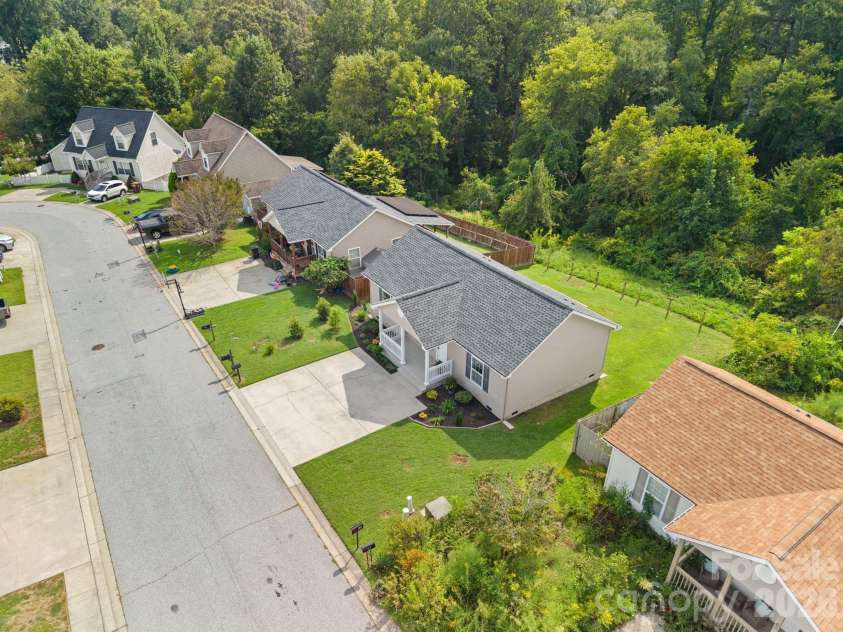 53 Newberry Drive, Fletcher, NC 28732.  MLS# CAR4411707, YatesRealty ID 50543. 