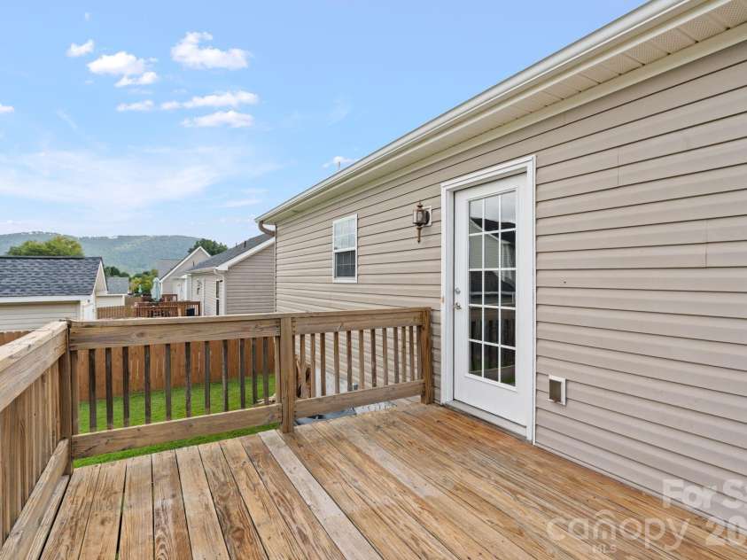 78 Newberry Drive, Fletcher, NC 28732.  MLS# CAR4411702, YatesRealty ID 50544. 