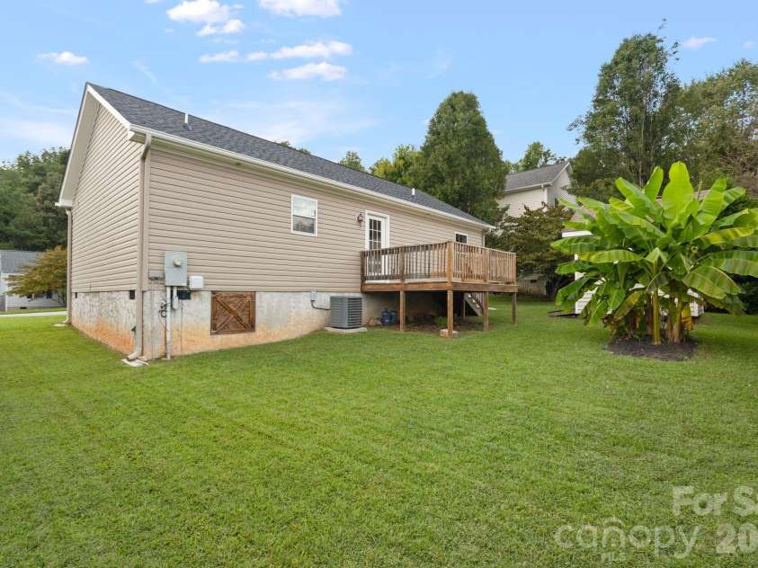 78 Newberry Drive, Fletcher, NC 28732.  MLS# CAR4411702, YatesRealty ID 50544. 