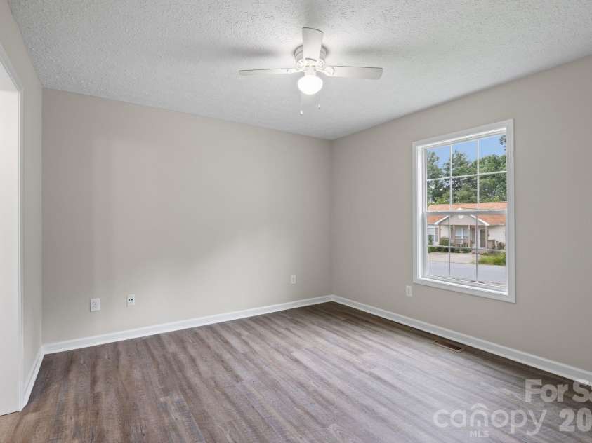 78 Newberry Drive, Fletcher, NC 28732.  MLS# CAR4411702, YatesRealty ID 50544. Primary Bedroom