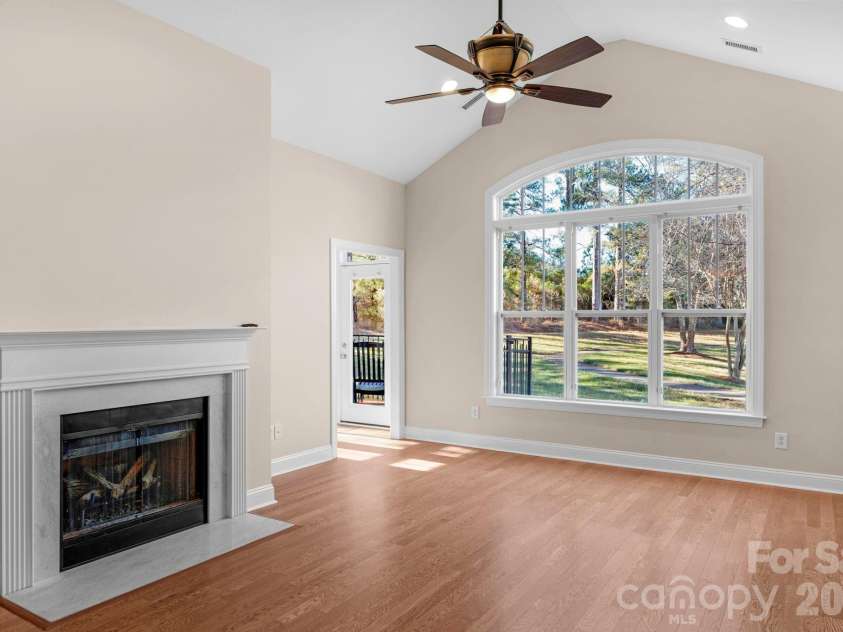 3038 Bellasera Way, Matthews, NC 28105.  MLS# CAR4319866, YatesRealty ID 50545. 