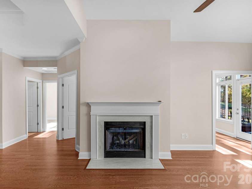 3038 Bellasera Way, Matthews, NC 28105.  MLS# CAR4319866, YatesRealty ID 50545. 