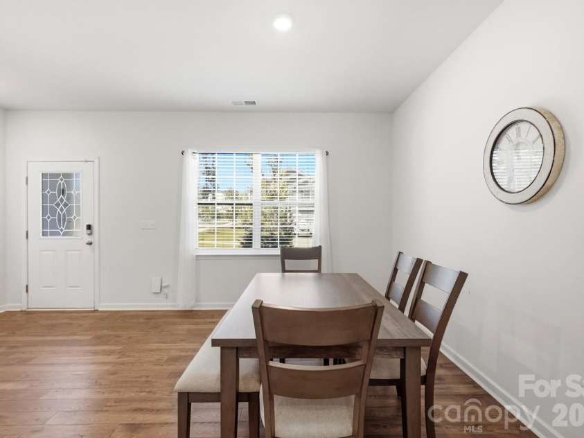 6204 Ellimar Field Lane, Charlotte, NC 28215.  MLS# CAR4422210, YatesRealty ID 50545. Dining Area