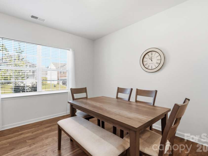 6204 Ellimar Field Lane, Charlotte, NC 28215.  MLS# CAR4422210, YatesRealty ID 50545. Dining area