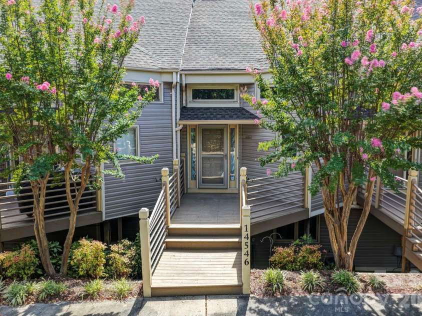 14546 Waterside Drive, Charlotte, NC 28278.  MLS# CAR4423236, YatesRealty ID 50546. 