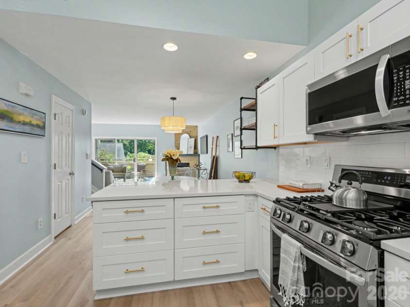 14546 Waterside Drive, Charlotte, NC 28278.  MLS# CAR4423236, YatesRealty ID 50546. 