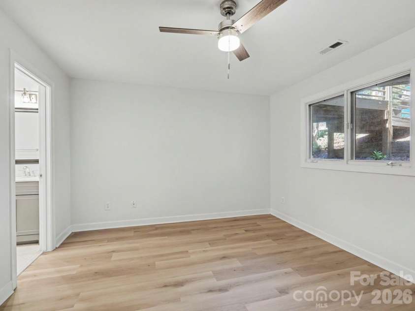 14546 Waterside Drive, Charlotte, NC 28278.  MLS# CAR4423236, YatesRealty ID 50546. 