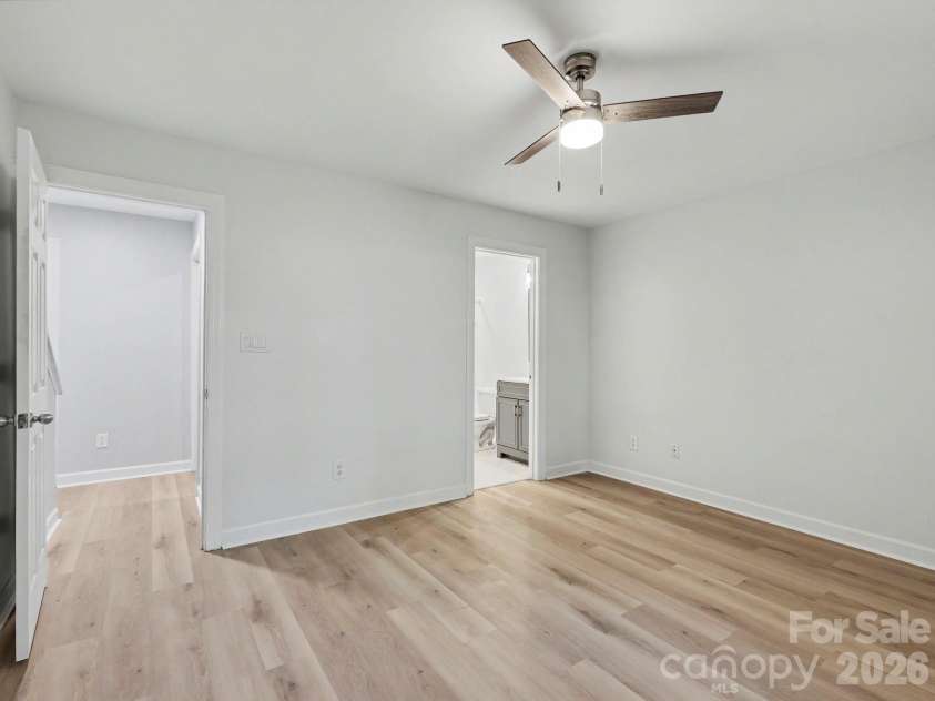 14546 Waterside Drive, Charlotte, NC 28278.  MLS# CAR4423236, YatesRealty ID 50546. 